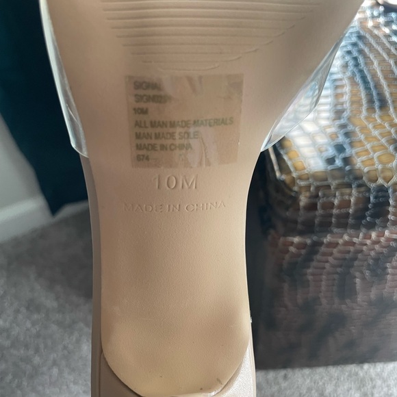 Steve Madden Signal Heels - Picture 2 of 2